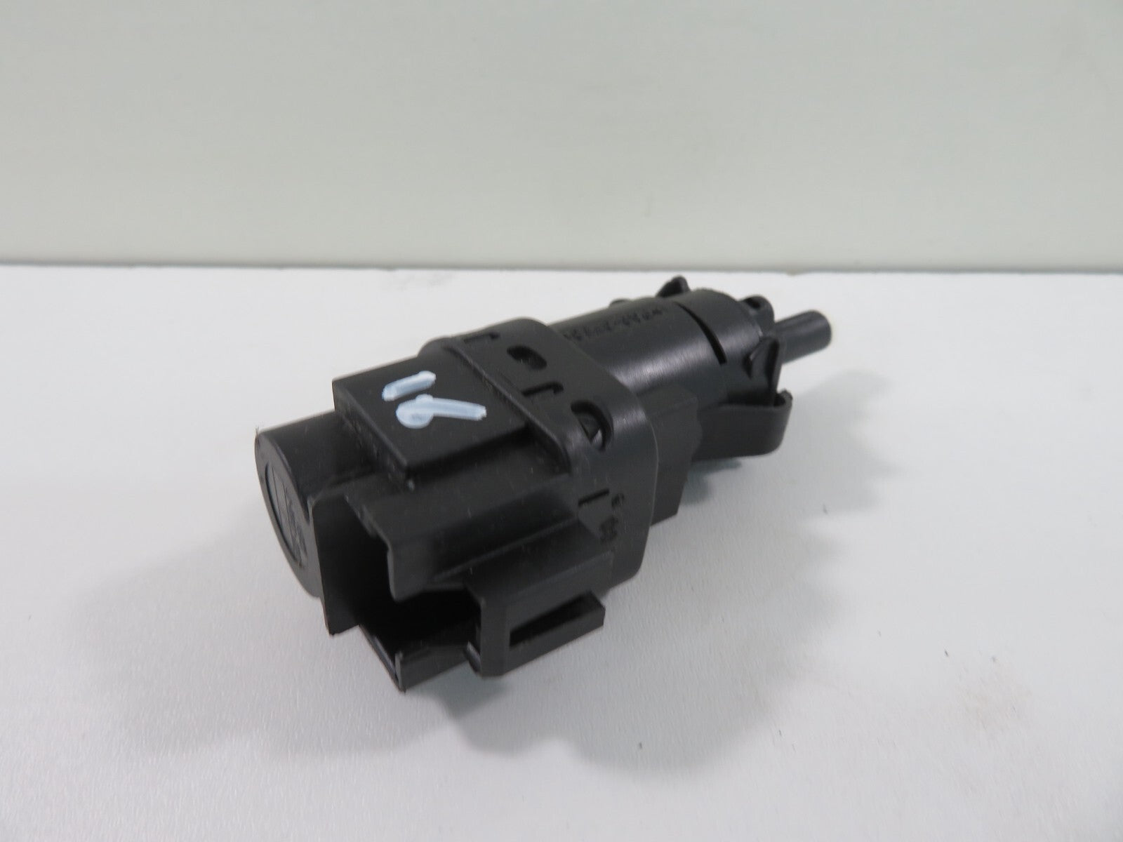 FORD C-MAX BRAKE LIGHT SWITCH 3M5T-13480-AC 2006-2010 1511-16