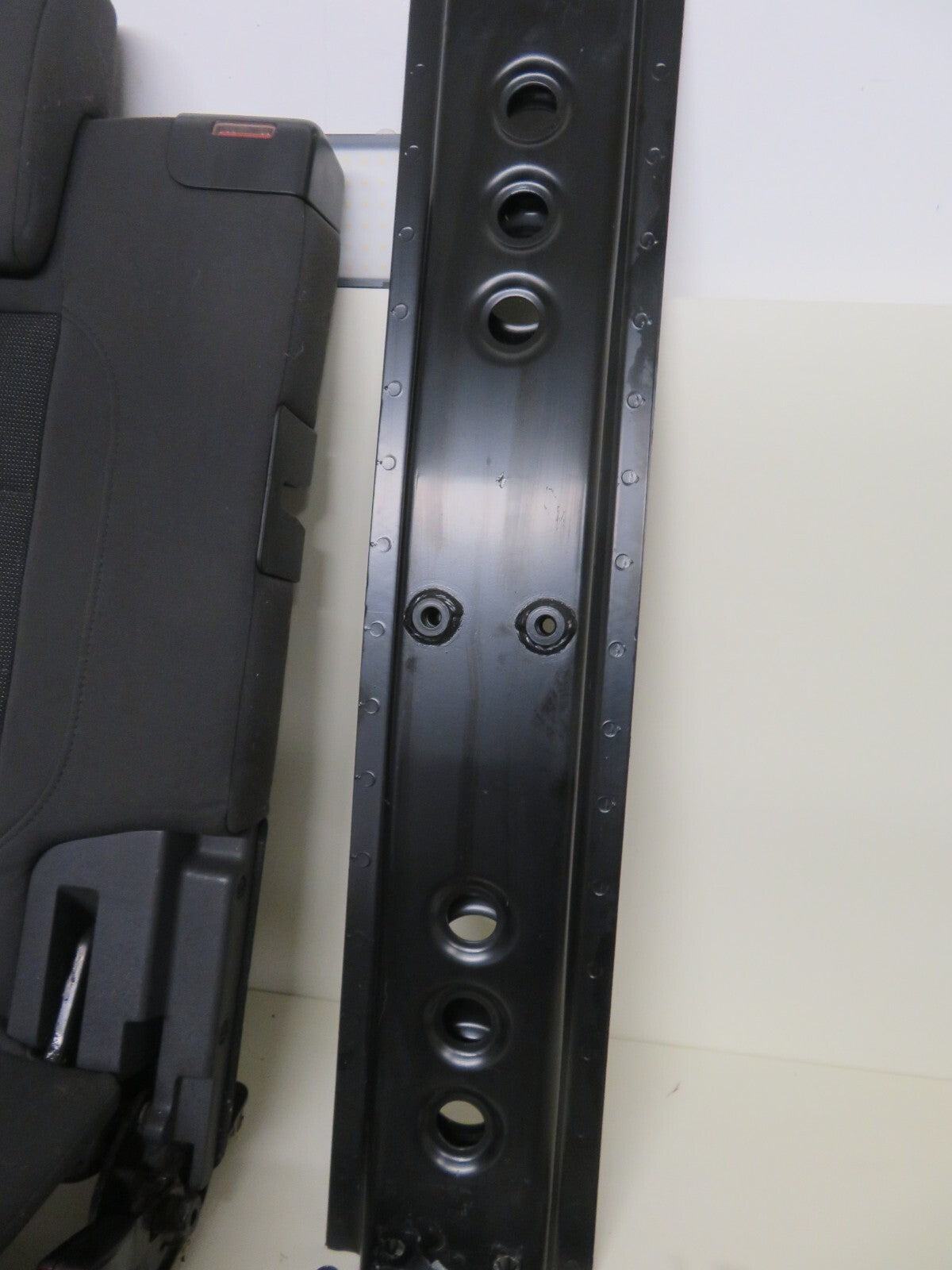 VOLKSWAGEN VW TOURAN REAR THIRD ROW CLOTH SEATS CADDY 2K 2003-2009