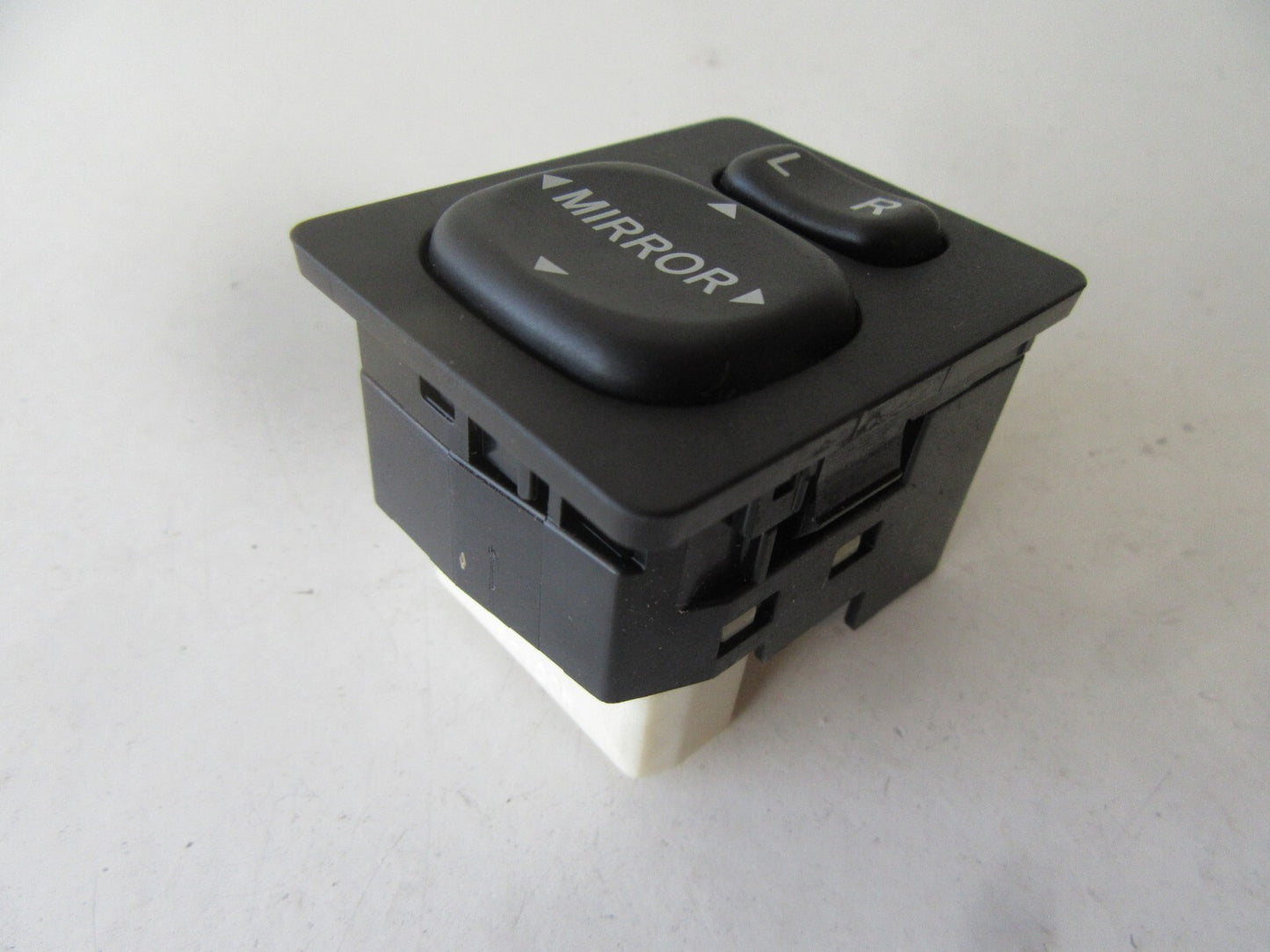 DAIHATSU YRV MIRROR CONTROL SWITCH 2000-2005 HW03