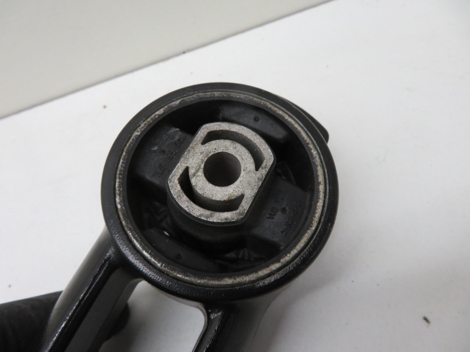 PORSCHE CAYENNE 955 UPPER ENGINE SUPPORT MOUNT 2003-2006 1718-15