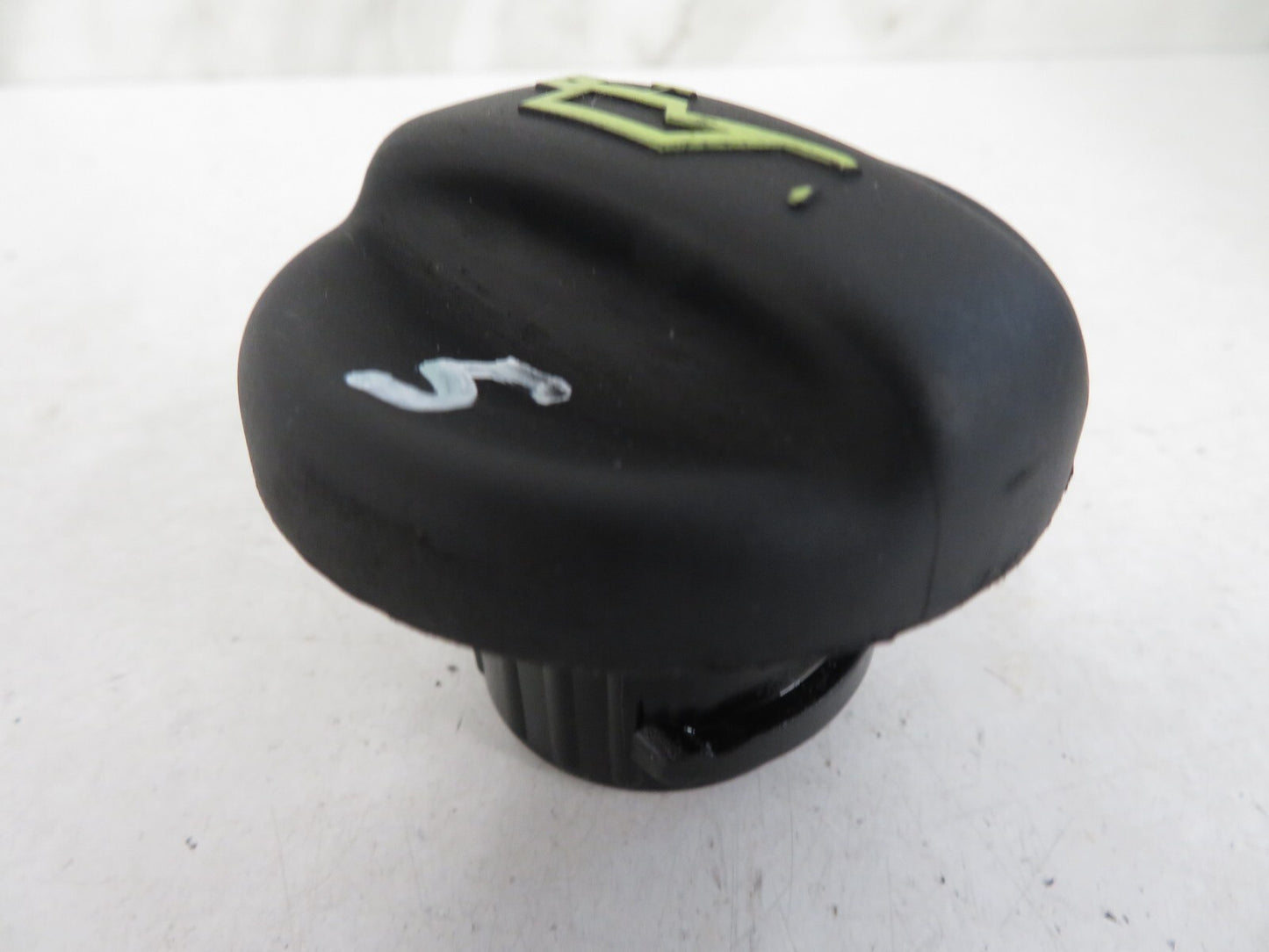 PEUGEOT 4007 ENGINE OIL CAP 2007-2012 1630-5