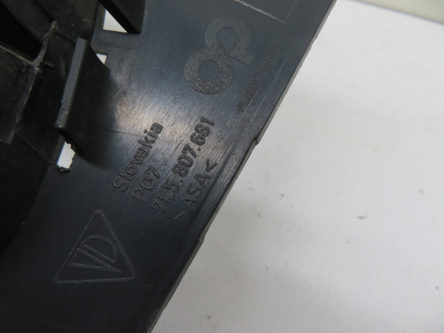 PORSCHE CAYENNE 955 NS PASSENGER FRONT GRILL 7L5807681 2003-2007 1718-2