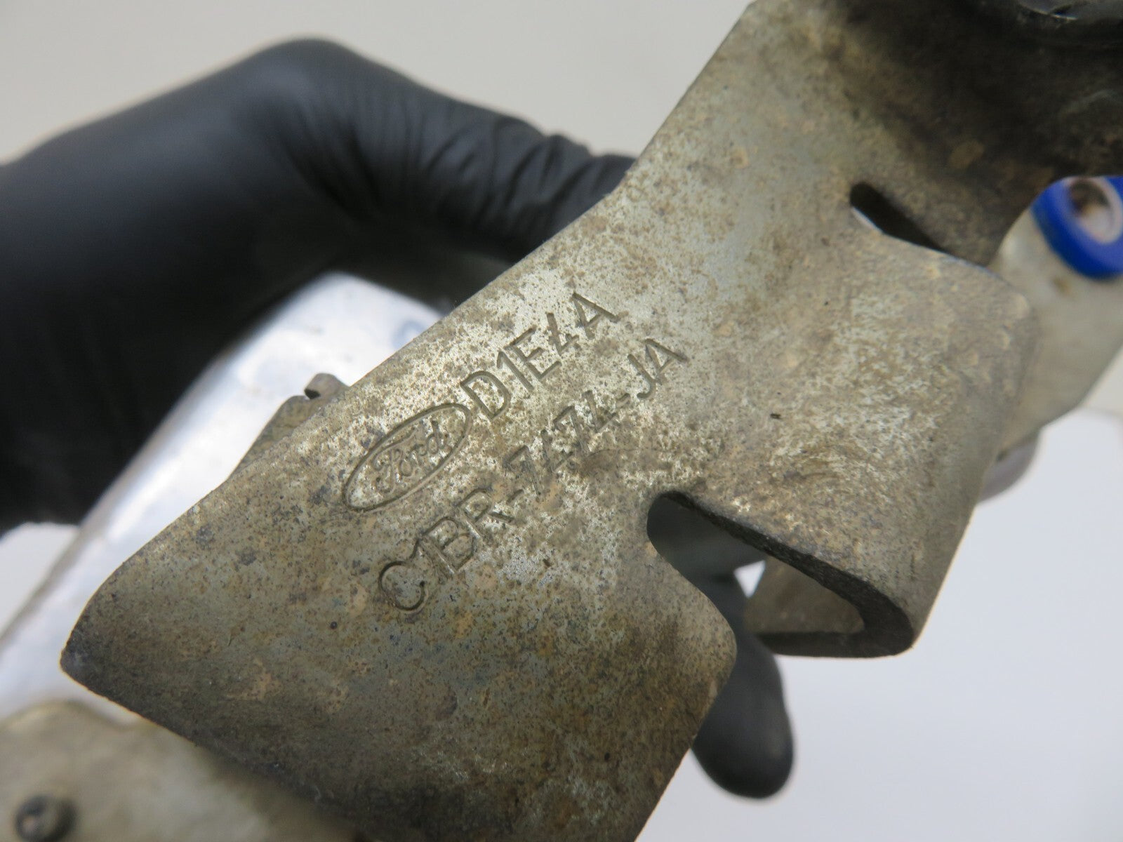 FORD FIESTA MK7 ST180 GEAR SELECTOR CABLE BRACKET HOLDER 2013-2017 1546-10