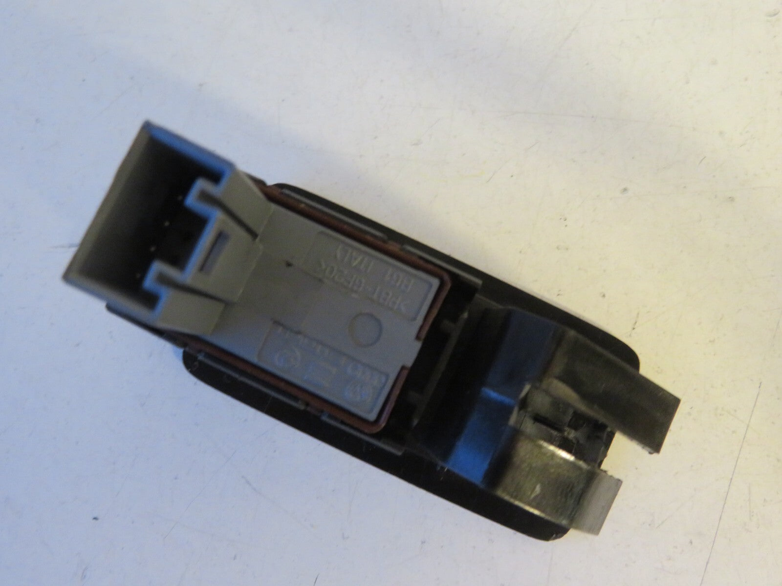 VOLKSWAGEN VW TOURAN FUEL FLAP RELEASE 1T0959551A 2003-2010 AMS1452-13