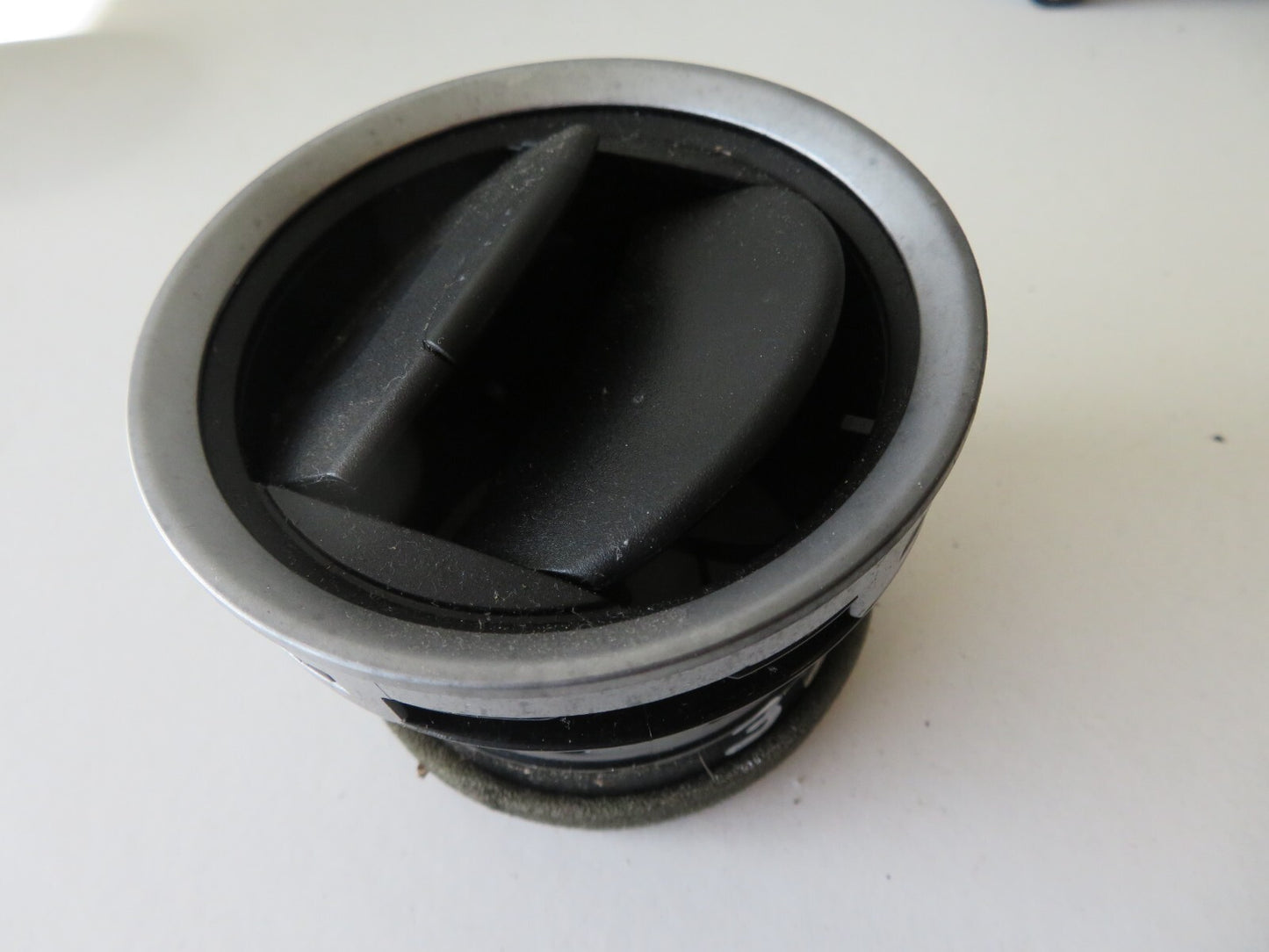 FORD FIESTA MK6 DASHBOARD FRONT AIR VENT 2002-2008 AMS1630-3