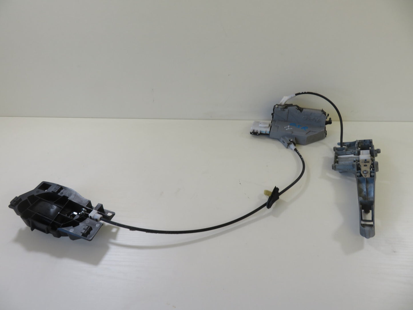 PEUGEOT 308 OSR DOOR LOCK CATCH 2007-2013 1410-1