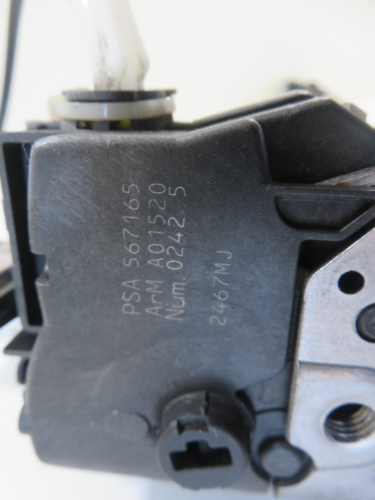 PEUGEOT 308 NSR DOOR LOCK CATCH 2007-2013 1410-3