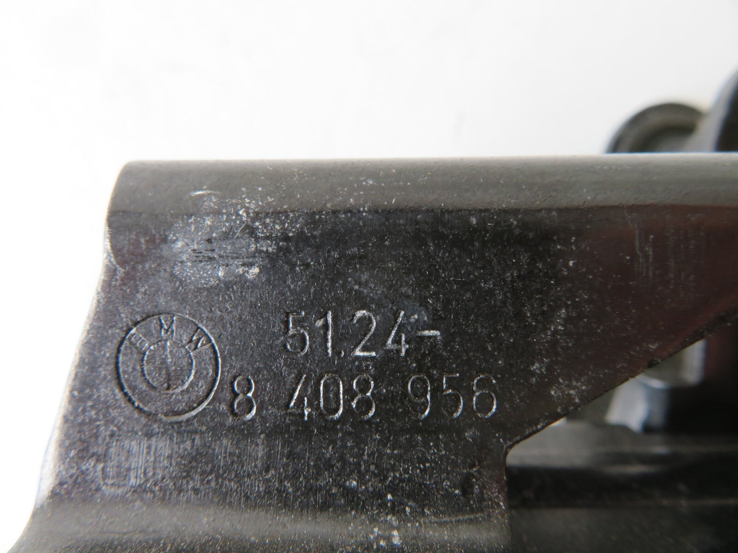 BMW X5 E53 LOWER TAILGATE LOCK LATCHES PAIR 2004-2007 RG04 SA