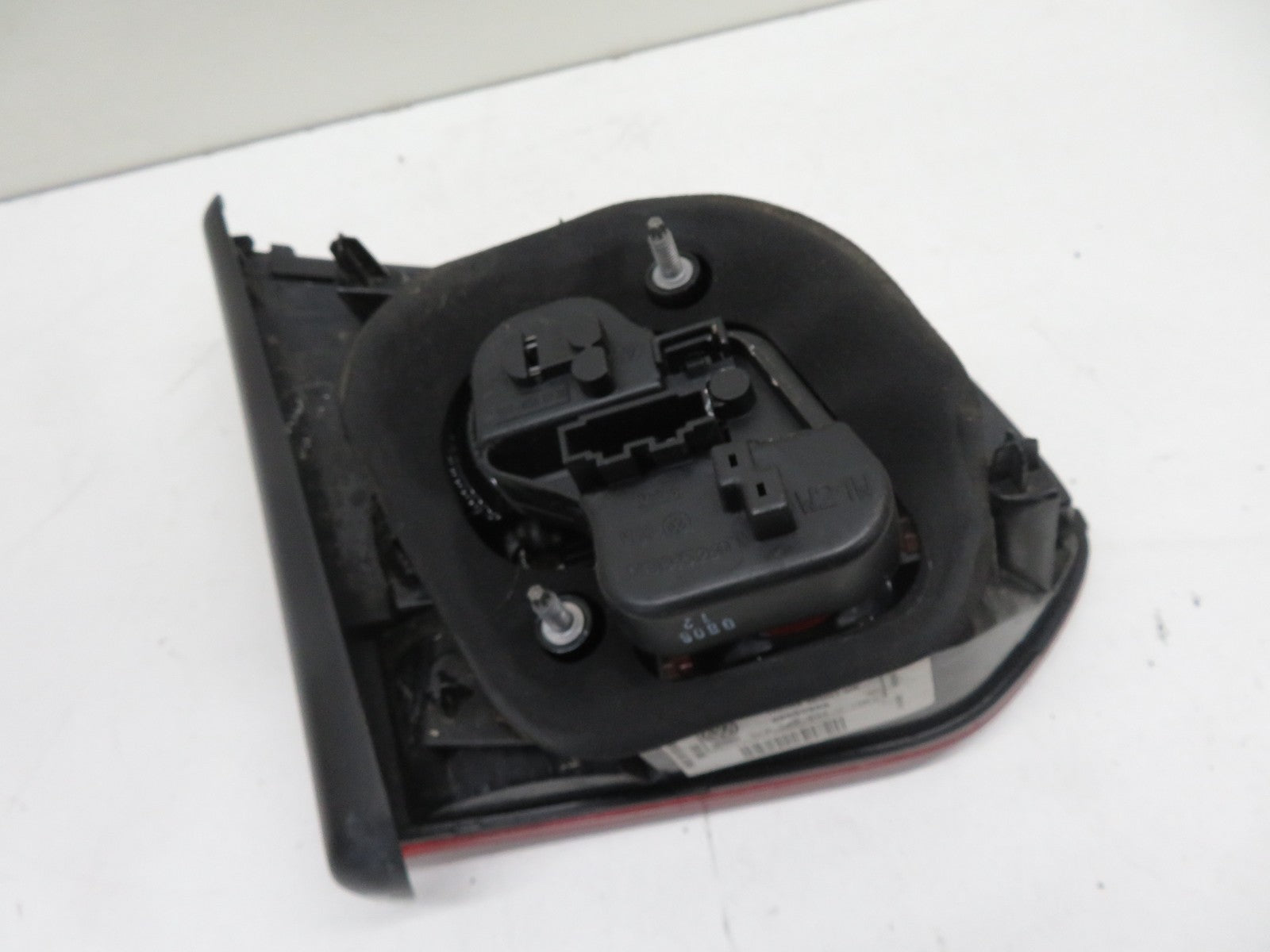 VW GOLF MK6 OS DRIVER INNER REAR TAIL LIGHT 89090909 2009-2013 1546-5