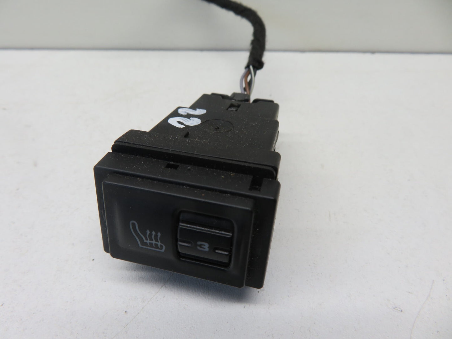 PORSCHE CAYENNE 955 HEATED SEAT SWITCH 7L5963564 2003-2006 1721-22