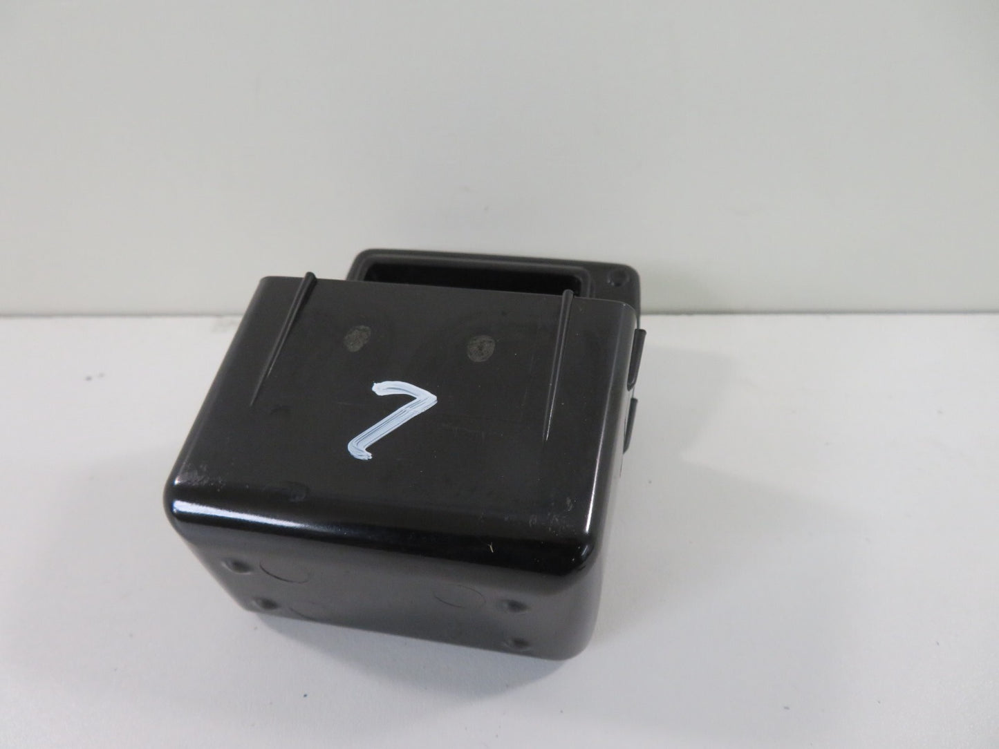 HONDA CRV MK2 REAR ASHTRAY 2002-2007 1407-7