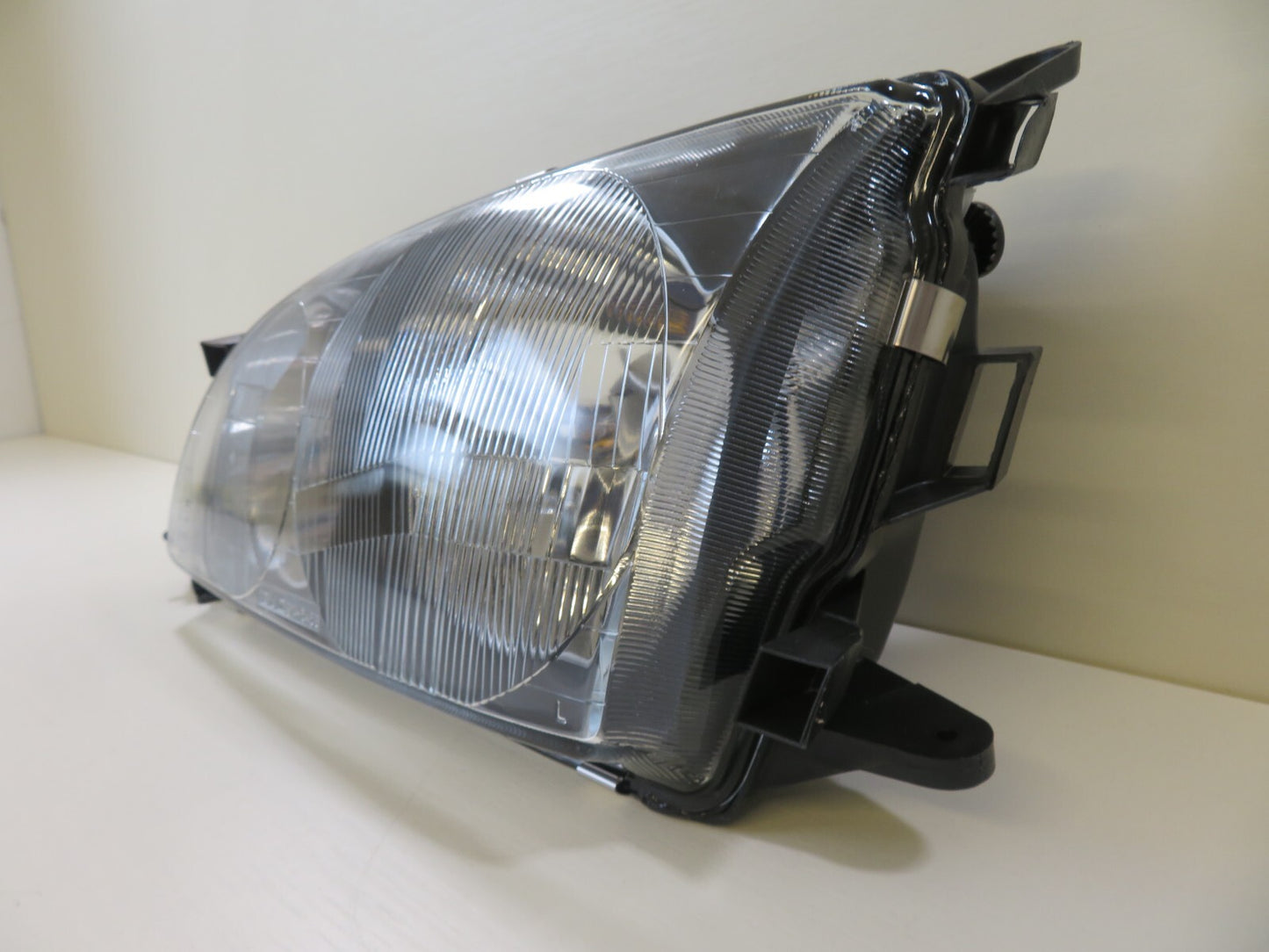 NS PASSENGER LH HEADLIGHT TYC 20-5458-08-2B FOR TOYOTA AVENSIS 1997-2000 #RMS