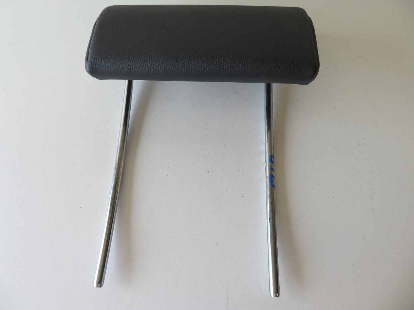MERCEDES BENZ B CLASS W169 REAR MIDDLE LEATHER HEAD REST 2006-2010 AMS1211