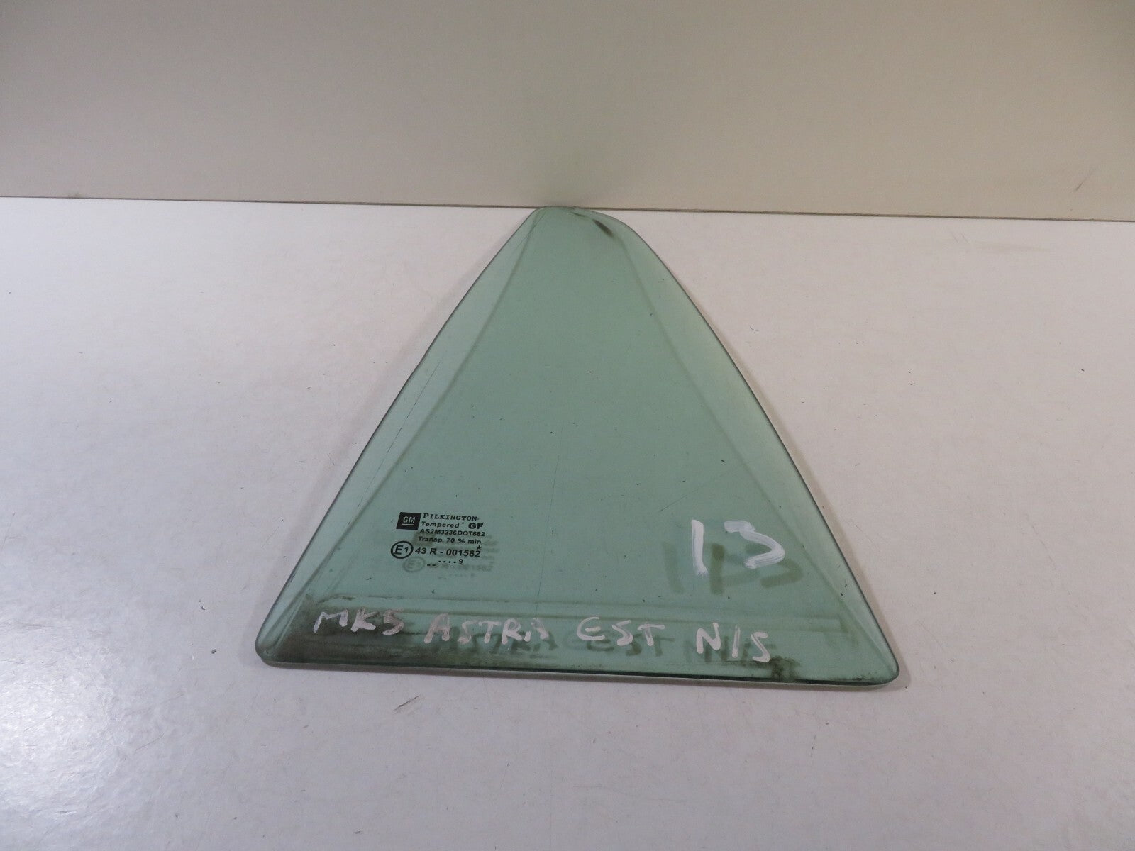 VAUXHALL ASTRA MK5 ESTATE NS REAR QUARTER GLASS 2004-2010 misc1659-13