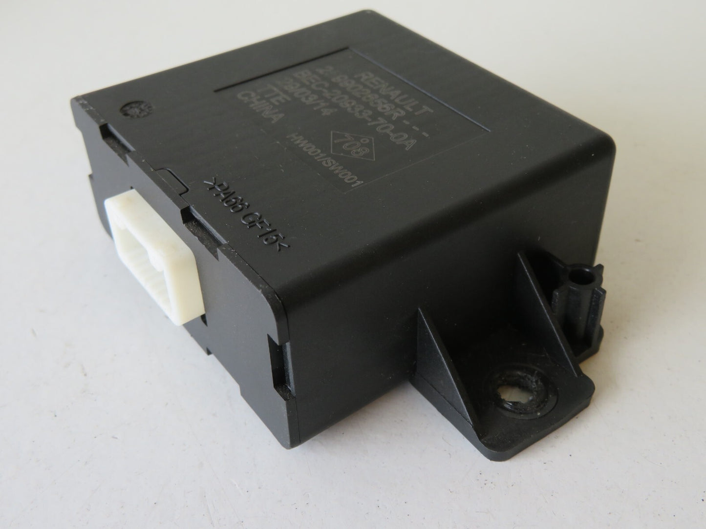 RENAULT TWINGO BODY CONTROL MODULE 259902656r 2014-2017 AMS1558