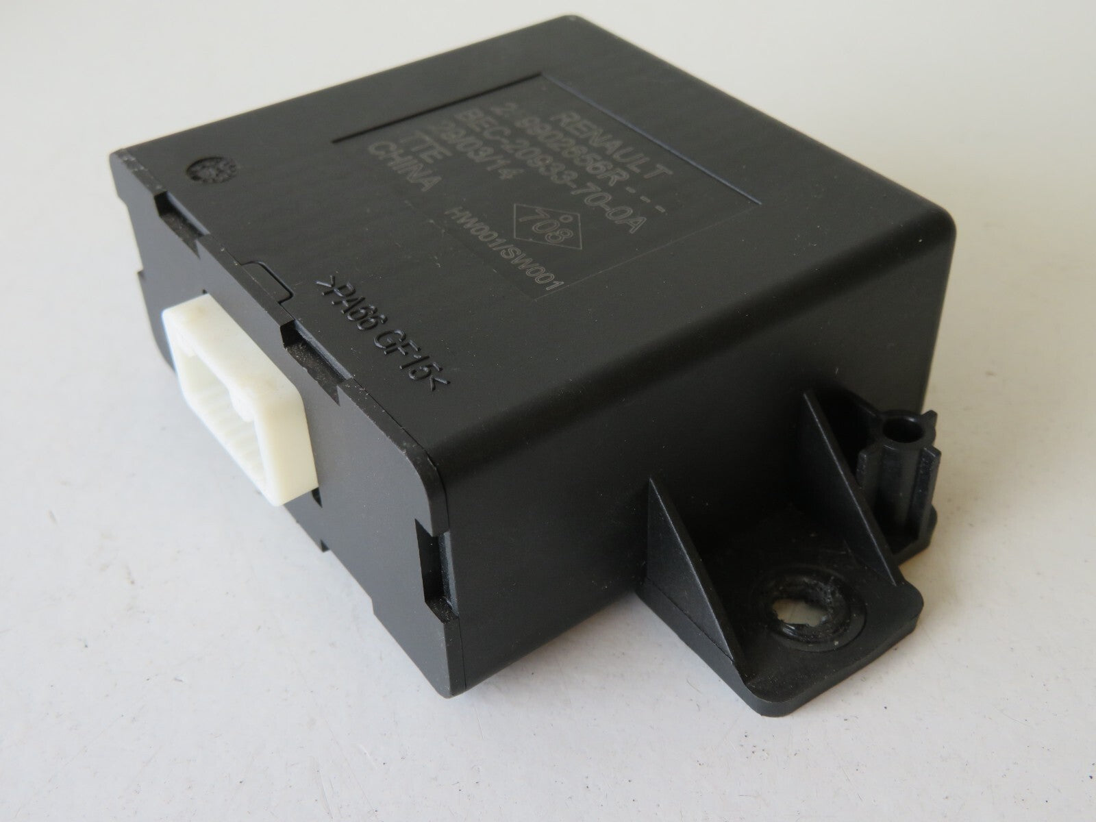 RENAULT TWINGO BODY CONTROL MODULE 259902656r 2014-2017 AMS1558