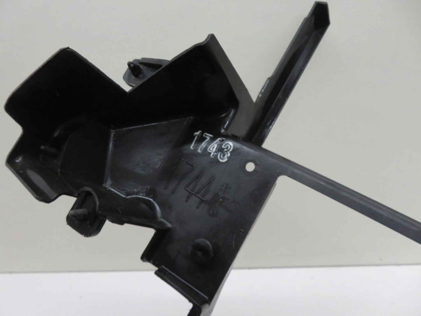 VAUXHALL MOKKA FRONT LOWER RADIATOR COWLING AIR DUCT TRIM 2012-2016