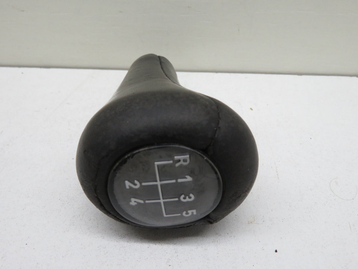 BMW E36 5 SPEED MANUAL GEAR KNOB NEEDS RETRIM  1991-1998 1658-16