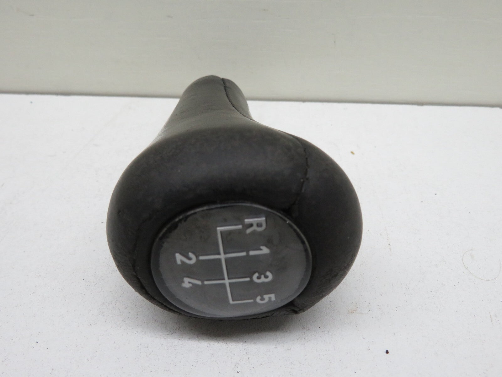 BMW E36 5 SPEED MANUAL GEAR KNOB NEEDS RETRIM  1991-1998 1658-16