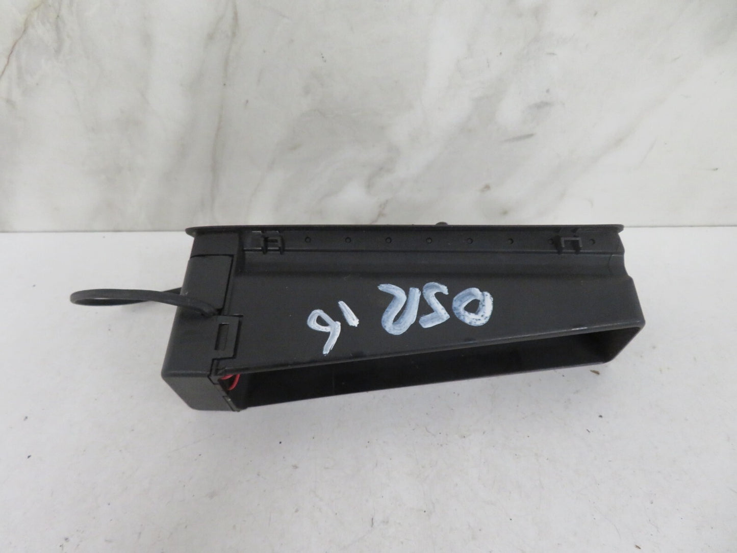 AUDI A8 D2 OSR REAR AIR VENT 4D0819704K 1998-2002 A1652-16