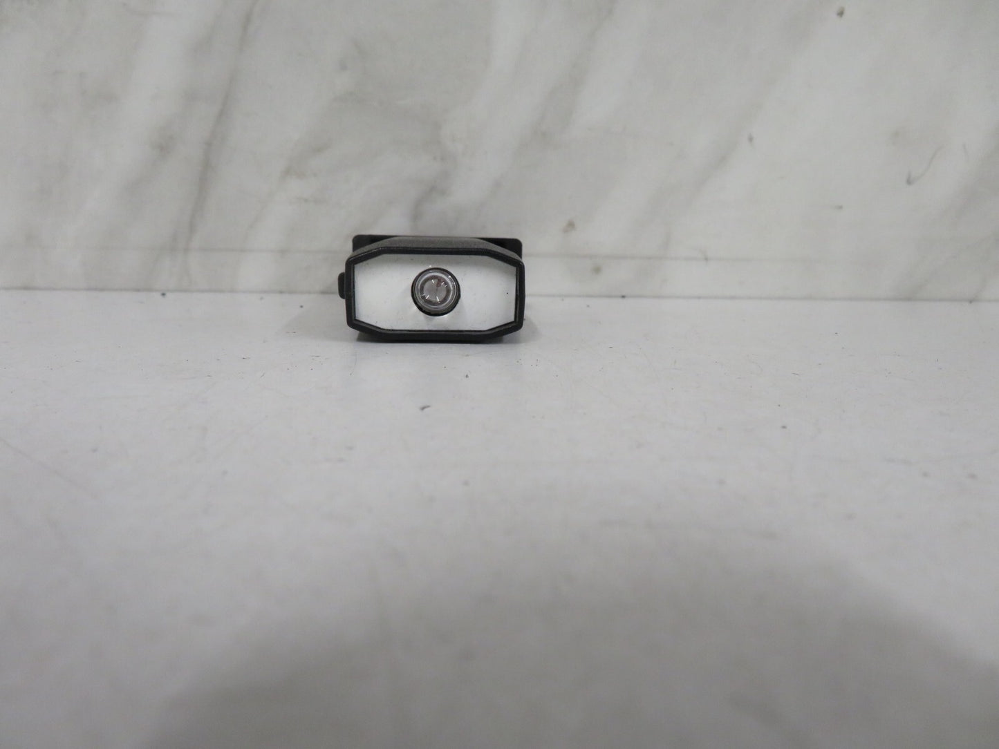 BMW 5 SERIES E39 RECHARGABLE LIGHT WITH SOCKET 1996-2003 A1500-11