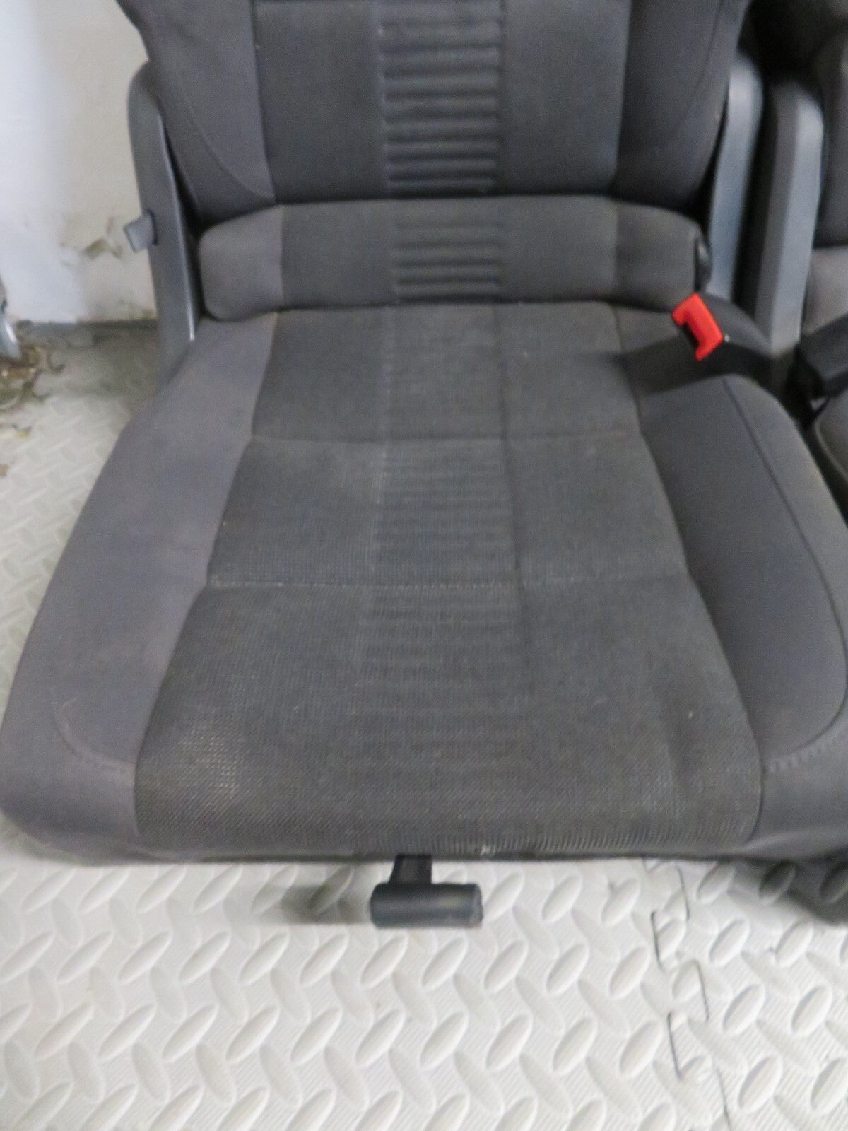 VOLKSWAGEN VW TOURAN MIDDLE ROW CLOTH SEATS CADDY 2K (SEE PHOTOS) 2003-2009