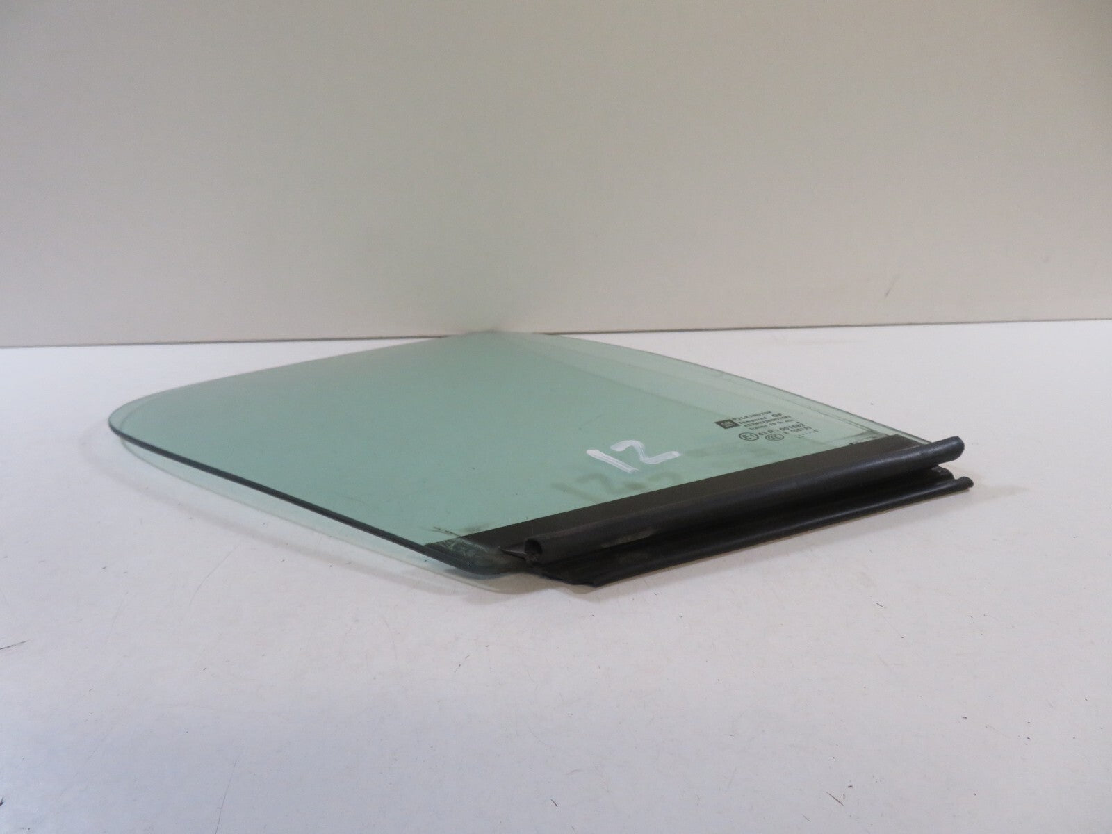 VAUXHALL ASTRA MK5 HATCHBACK OSR RIGHT REAR QUARTER GLASS 2004-2010 misc1659-12