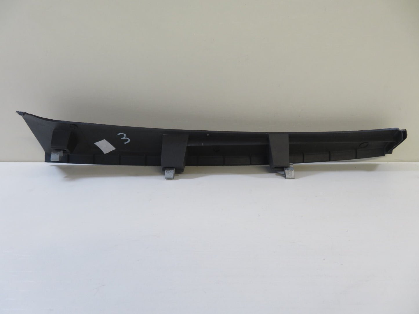 VOLKSWAGEN VW TOURAN NS PASSENGER EDGE TRIM 1T0868223B 2003-2009 1750-3