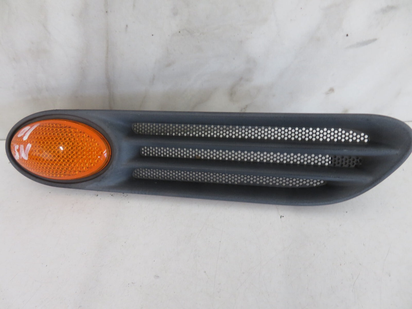 MINI COOPER R50 R53 NS PASSENGER SIDE INDICATOR GRILL 2001-2006 A1046-10