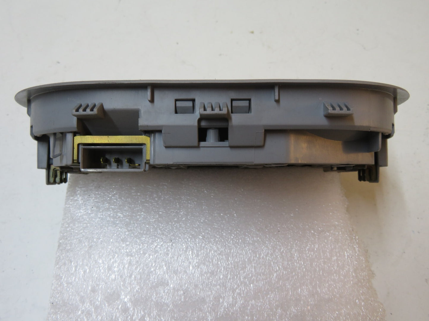 MITSUBISHI COLT INTERIOR ROOF COURTESY LIGHT MR951589 2002-2008 B7