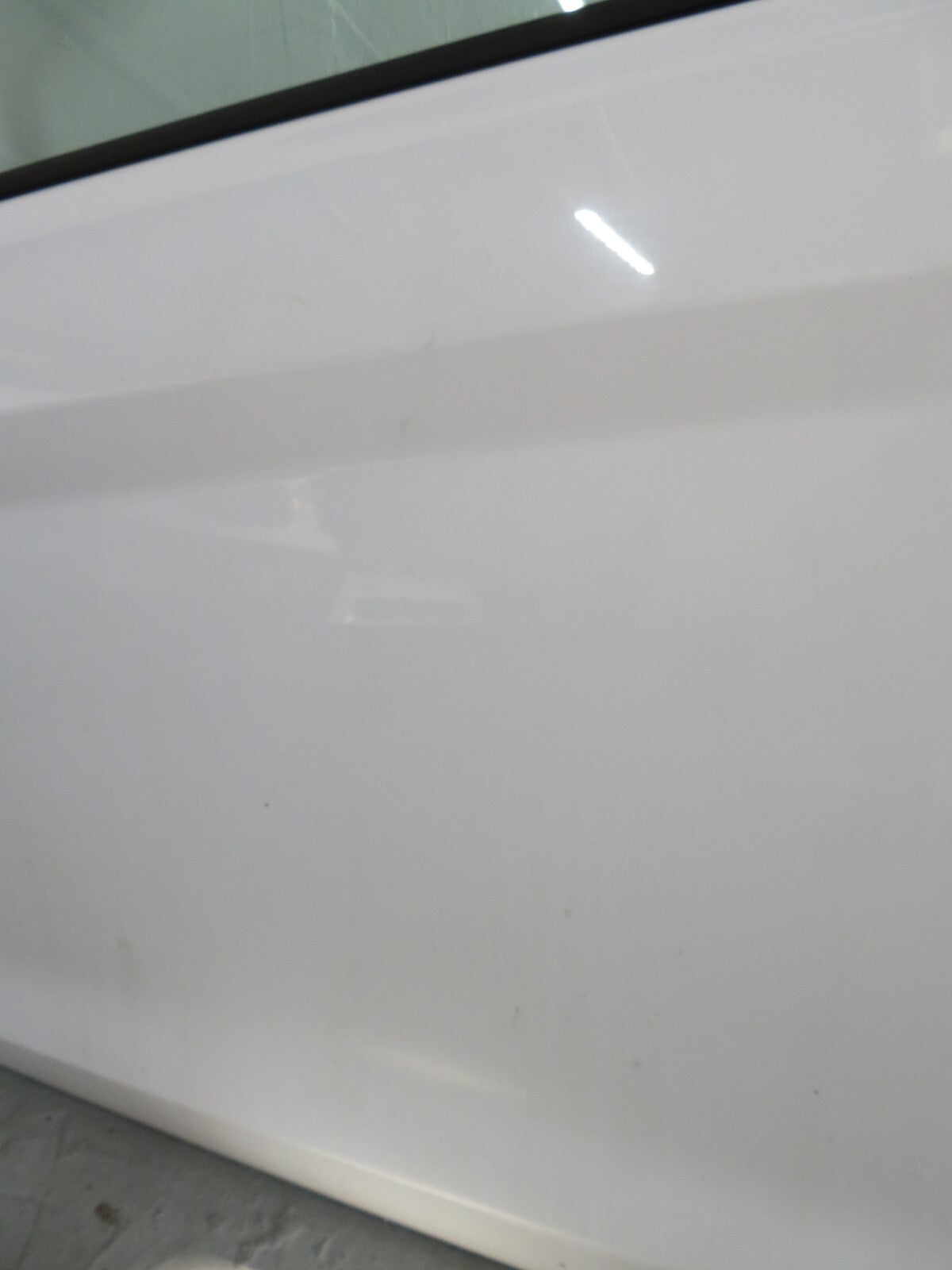 FORD FIESTA MK7 ST180 NS PASSENGER DOOR IN FROZEN WHITE (SEE PHOTOS) 2013-2017