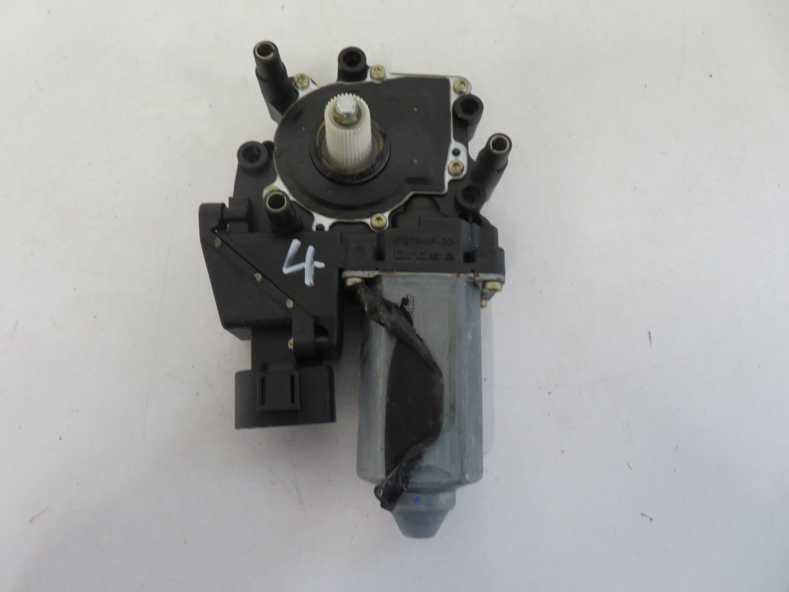 AUDI A8 D2 NSF PASSENGER WINDOW MOTOR 119021-113 1998-2002 1426-4