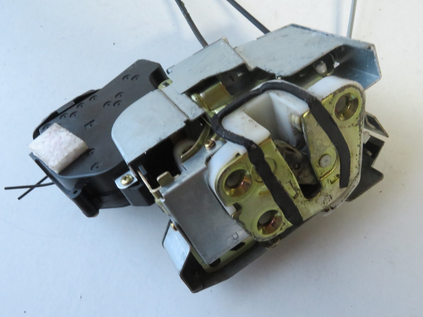 SUBARU LEGACY ESTATE OSF DOOR LOCK CATCH 2003-2009 AMS1541-8