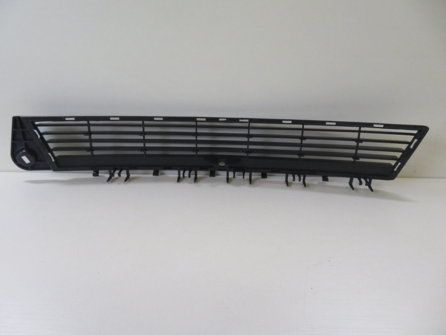 FRONT GRILLE FOR VAUXHALL VECTRA FOR YEARS 2002-2005