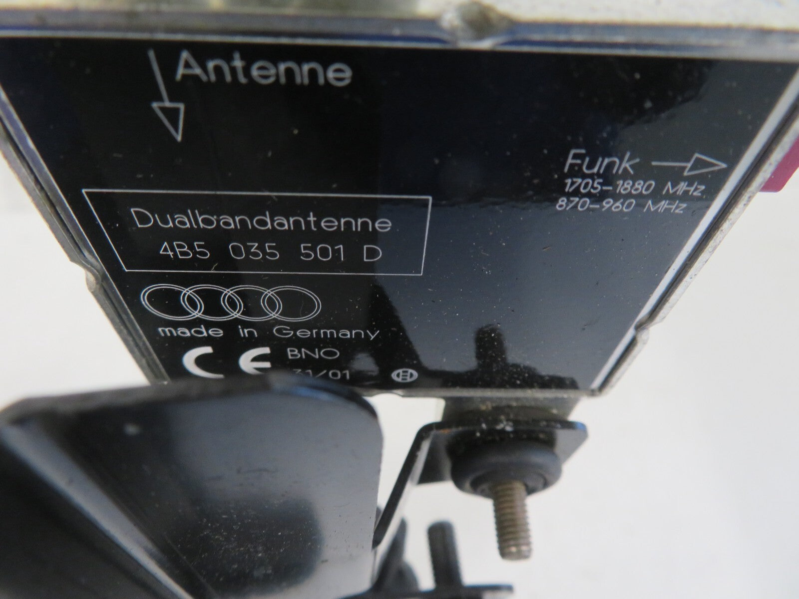 AUDI A8 D2 RADIO ANTENNA AERIAL MODULE 4B5035501D 1998-2002 1636-11