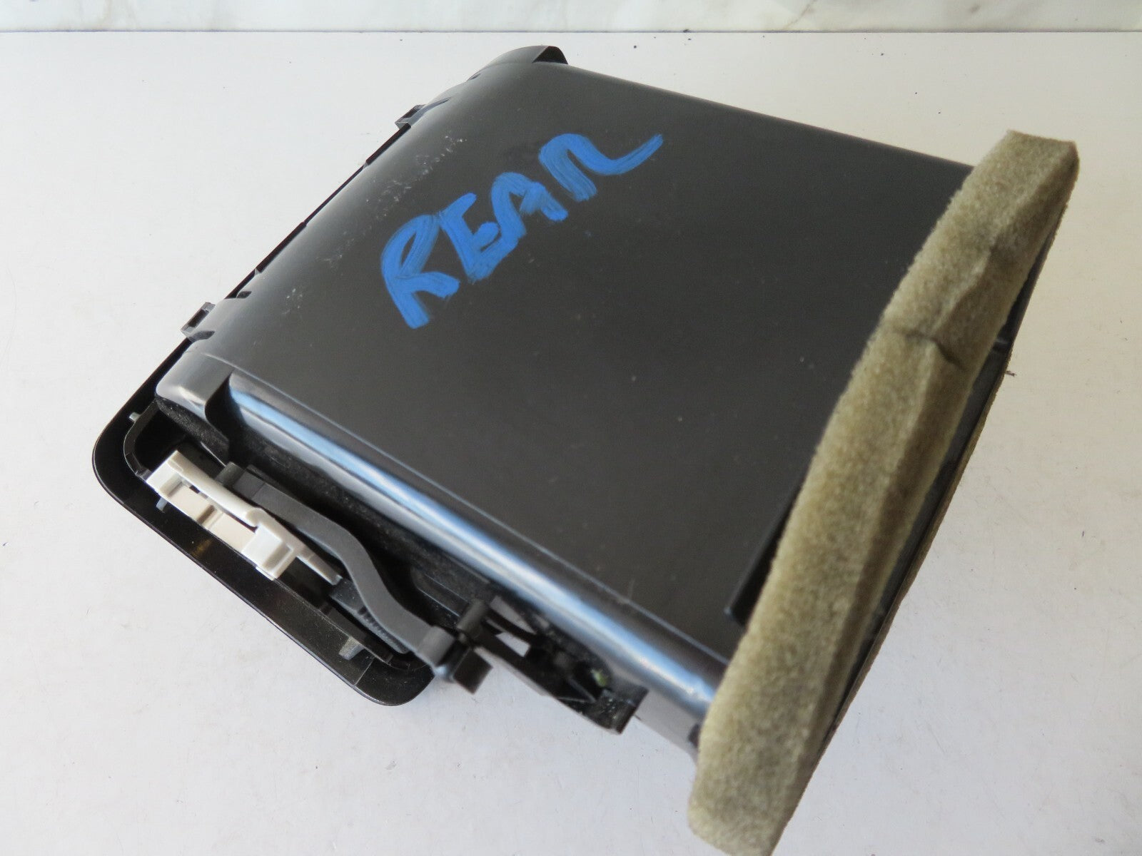 SAAB 9-3 REAR CENTRE AIR VENTS 2004-2007 AMS1455