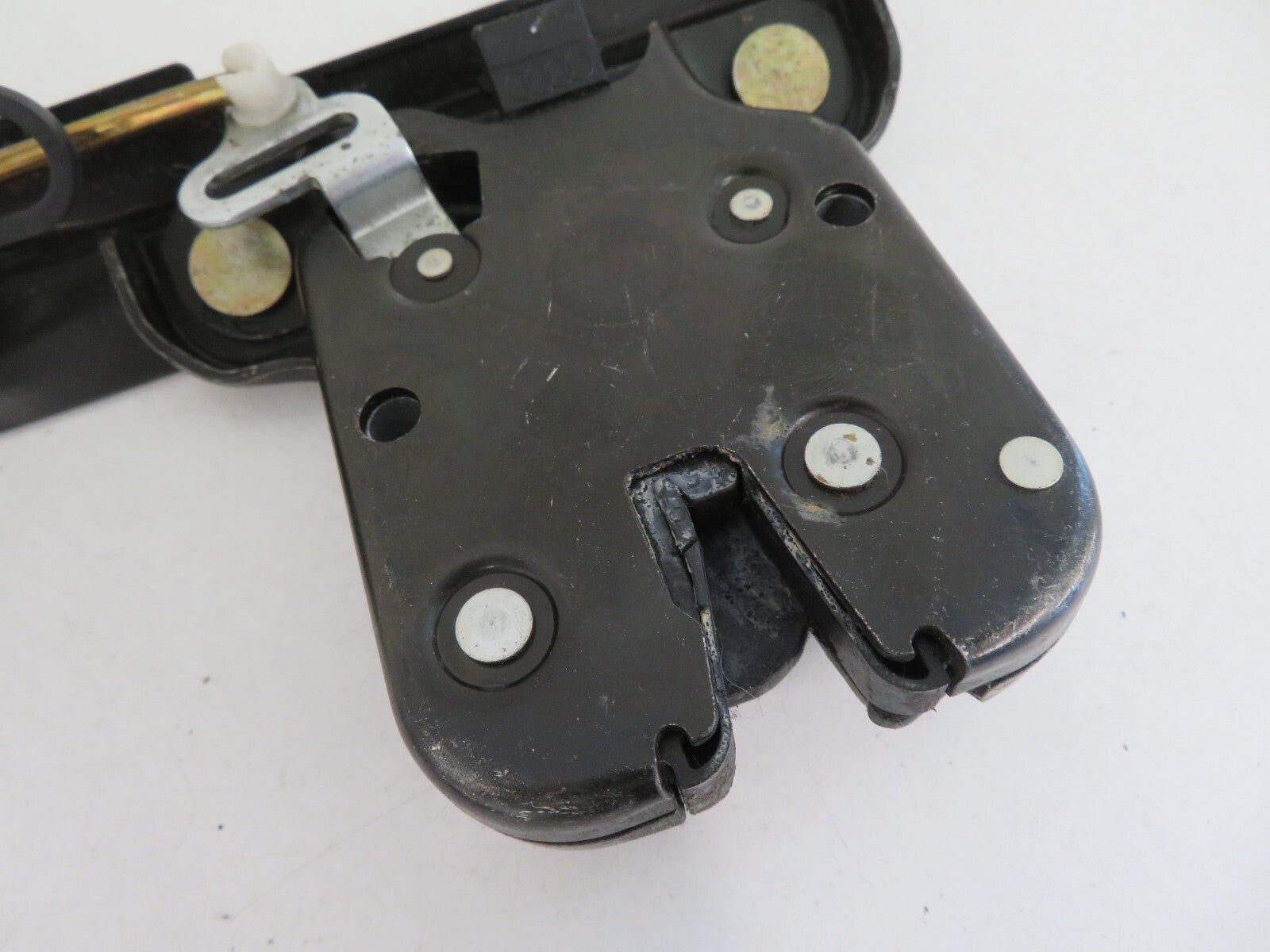 AUDI TT MK1 REAR TAILGATE BOOT LOCK CATCH 8N0827505E VWMIX1730-11