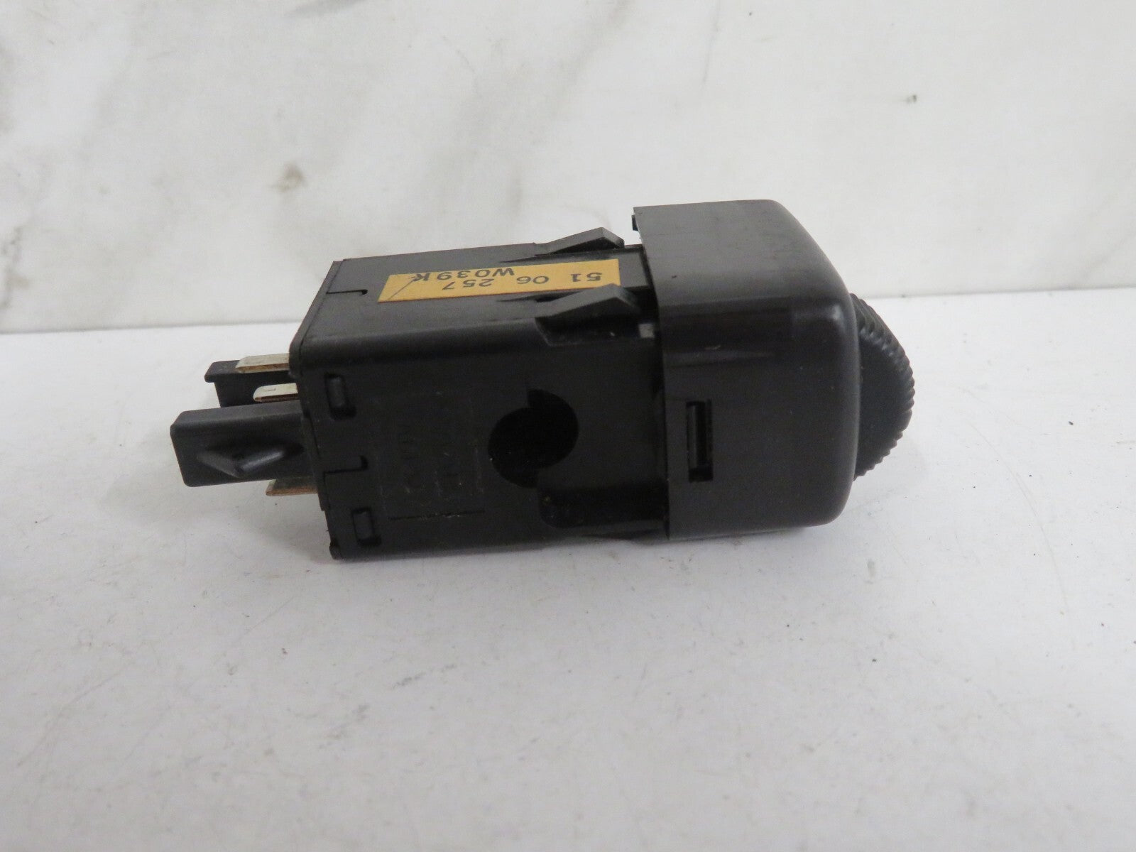SAAB 93 9-3 HEADLIGHT LEVEL SWITCH 5106257 1998-2002 SB20
