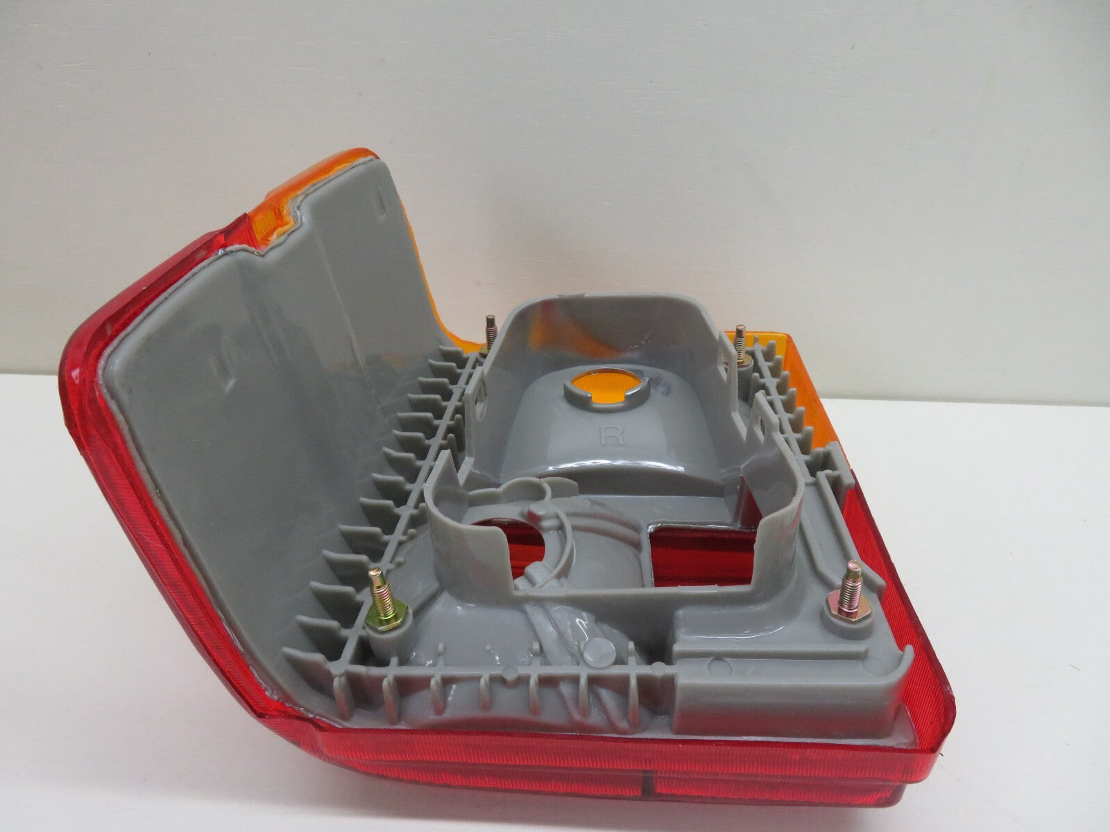 OS DRIVER REAR OUTER TAIL LIGHT FOR AUDI 100 1983-1990