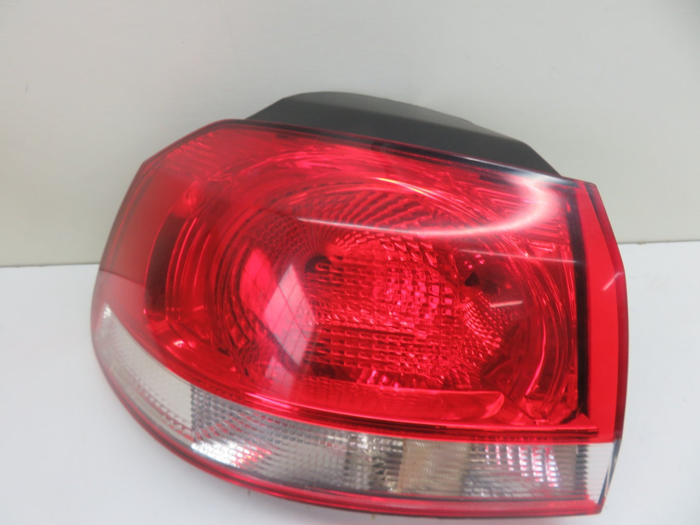 VW GOLF MK6 NS PASSENGER REAR TAIL LIGHT 5K0945095E 2009-2013 REF-3