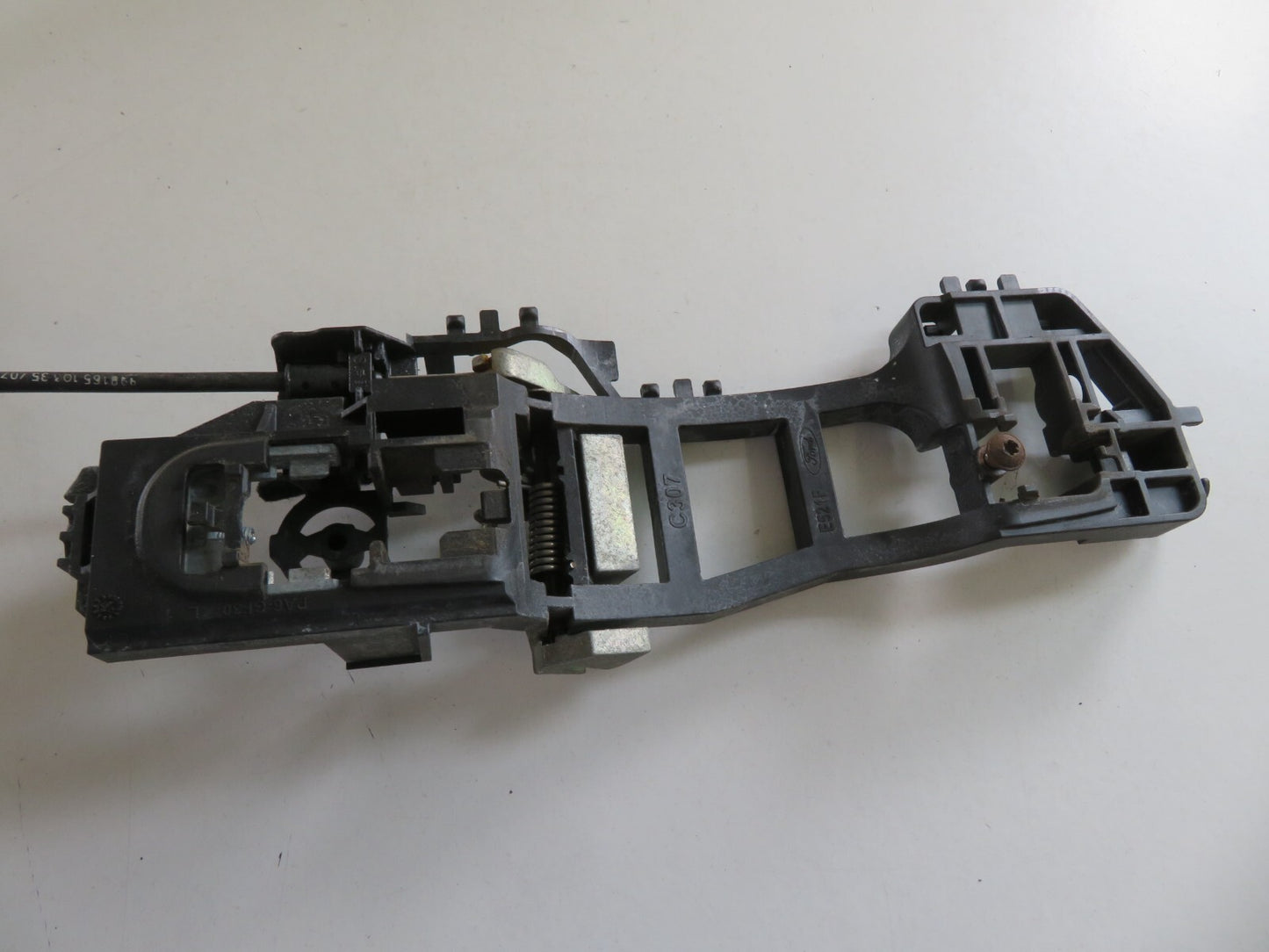 FORD FOCUS CC NS PASSENGER DOOR LOCK CATCH 6N4A-L21813-CB 2006-2010 A1114-9