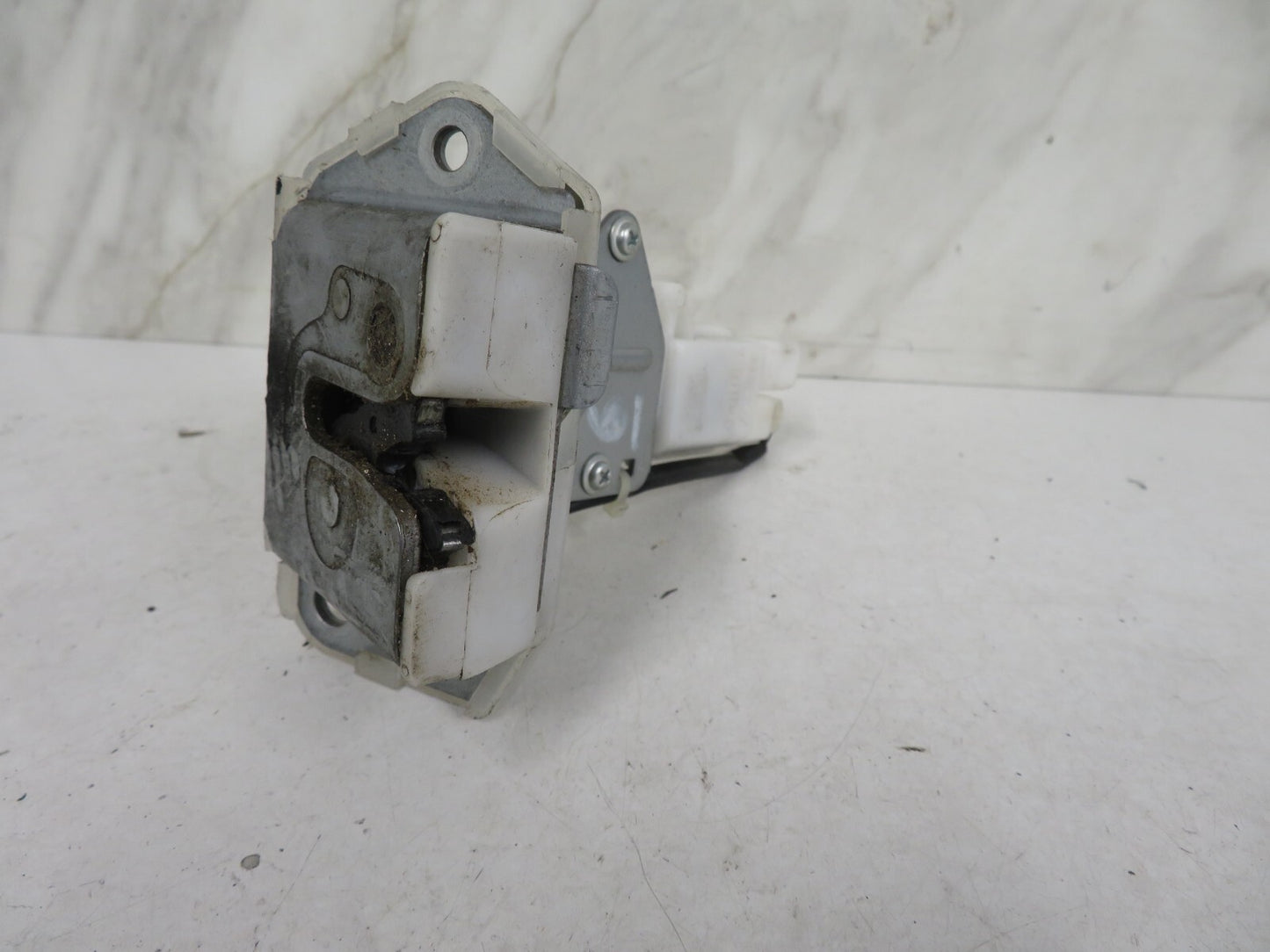 SUZUKI SWIFT GLS TAILGATE BOOT LOCK CATCH 1998-2003 1341-6