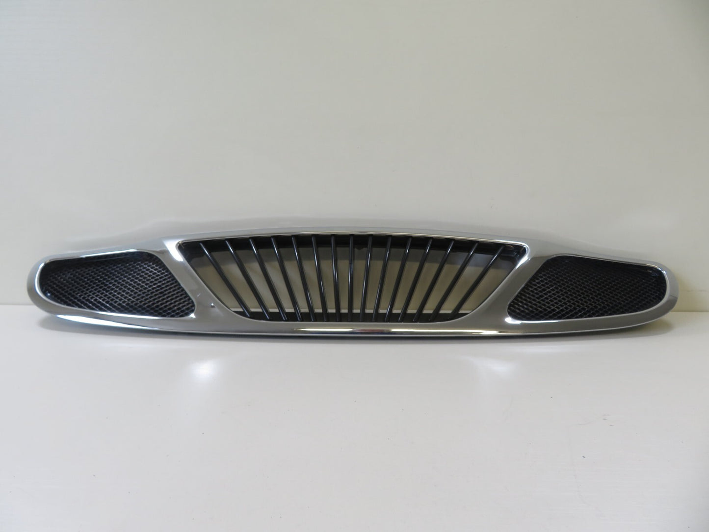 FRONT GRILLE FOR DAEWOO LANOS NUBIRA FOR YEARS 1998-2002