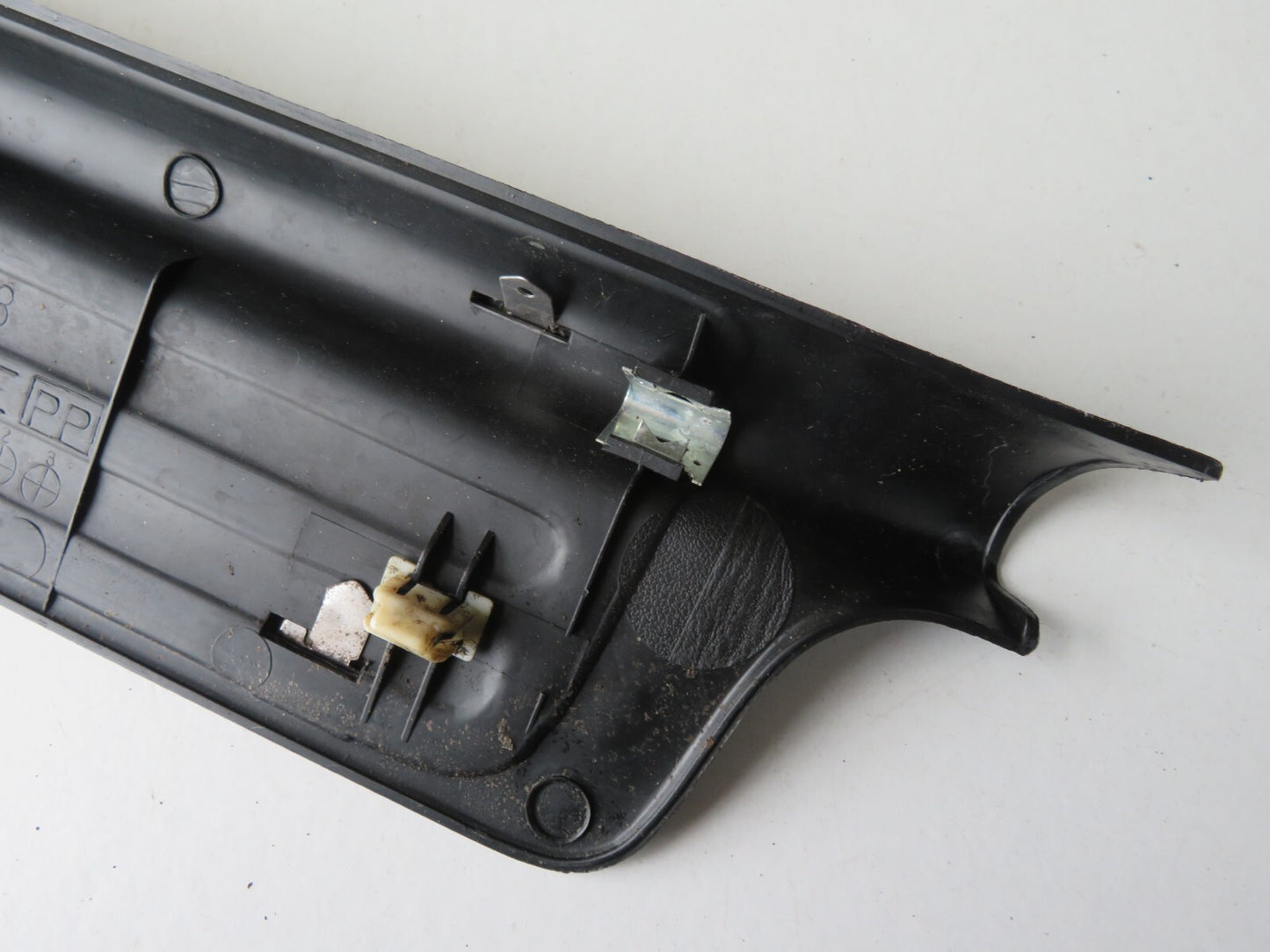 MAZDA MX5 MX-5 MK2 INTERIOR KICK PANEL SILL TRIMS PAIR 1998-2005