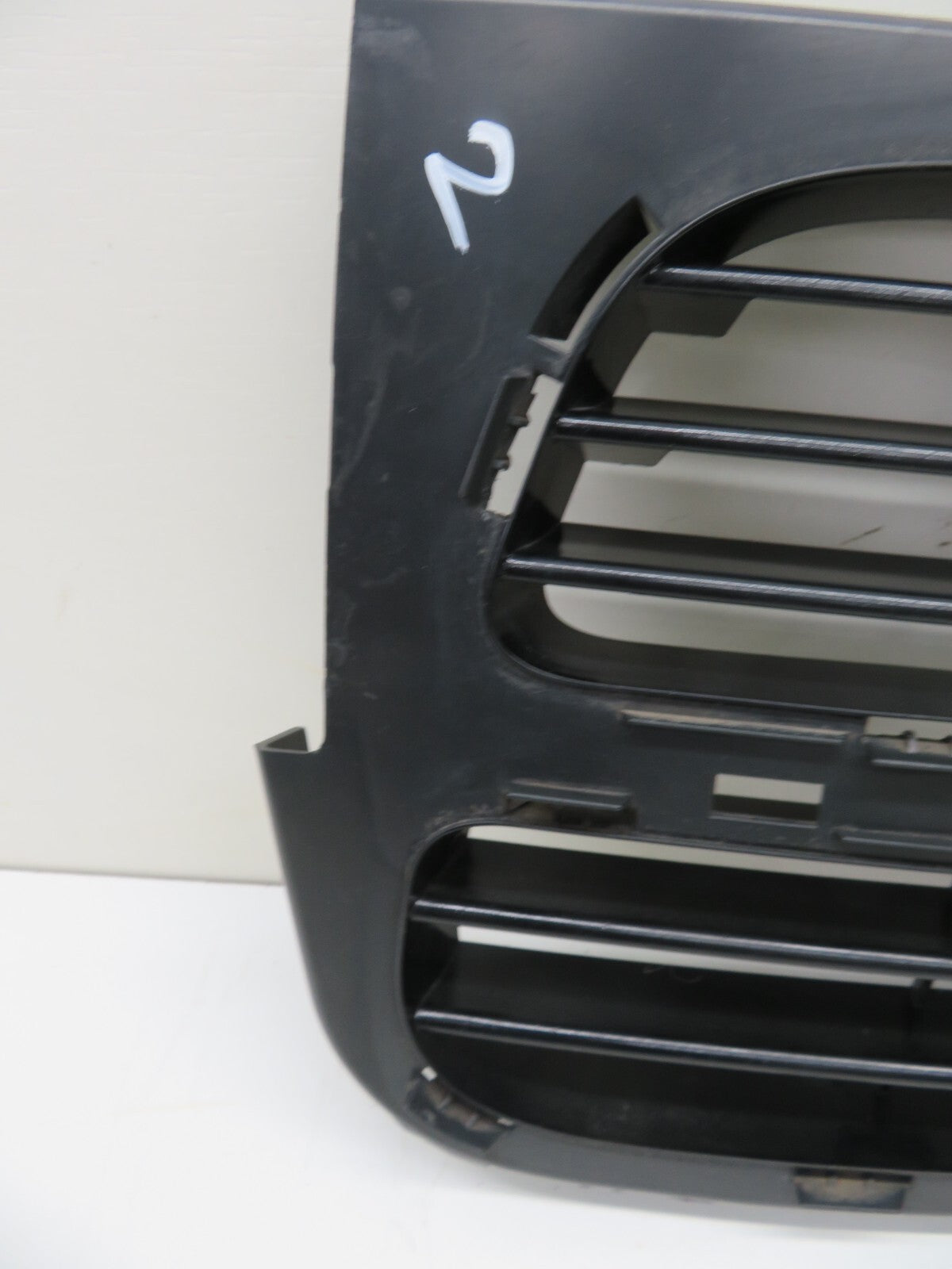 PORSCHE CAYENNE 955 NS PASSENGER FRONT GRILL 7L5807681 2003-2007 1718-2