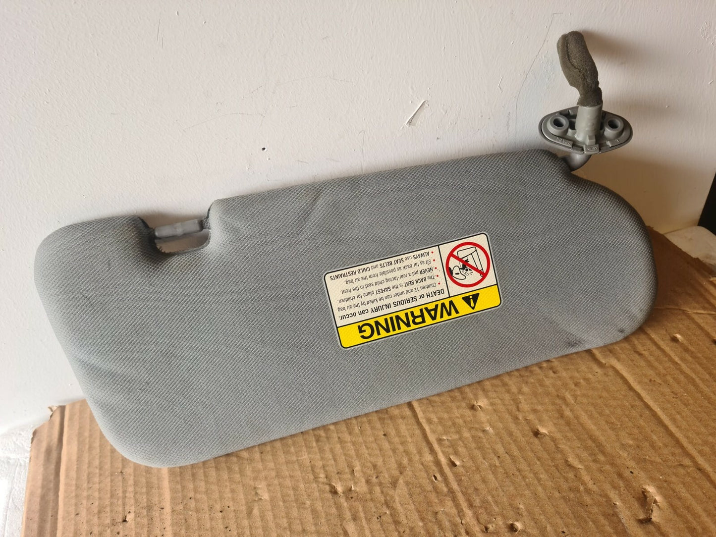 KIA SORENTO NS PASSENGER SUN VISOR 2002-2009 A54