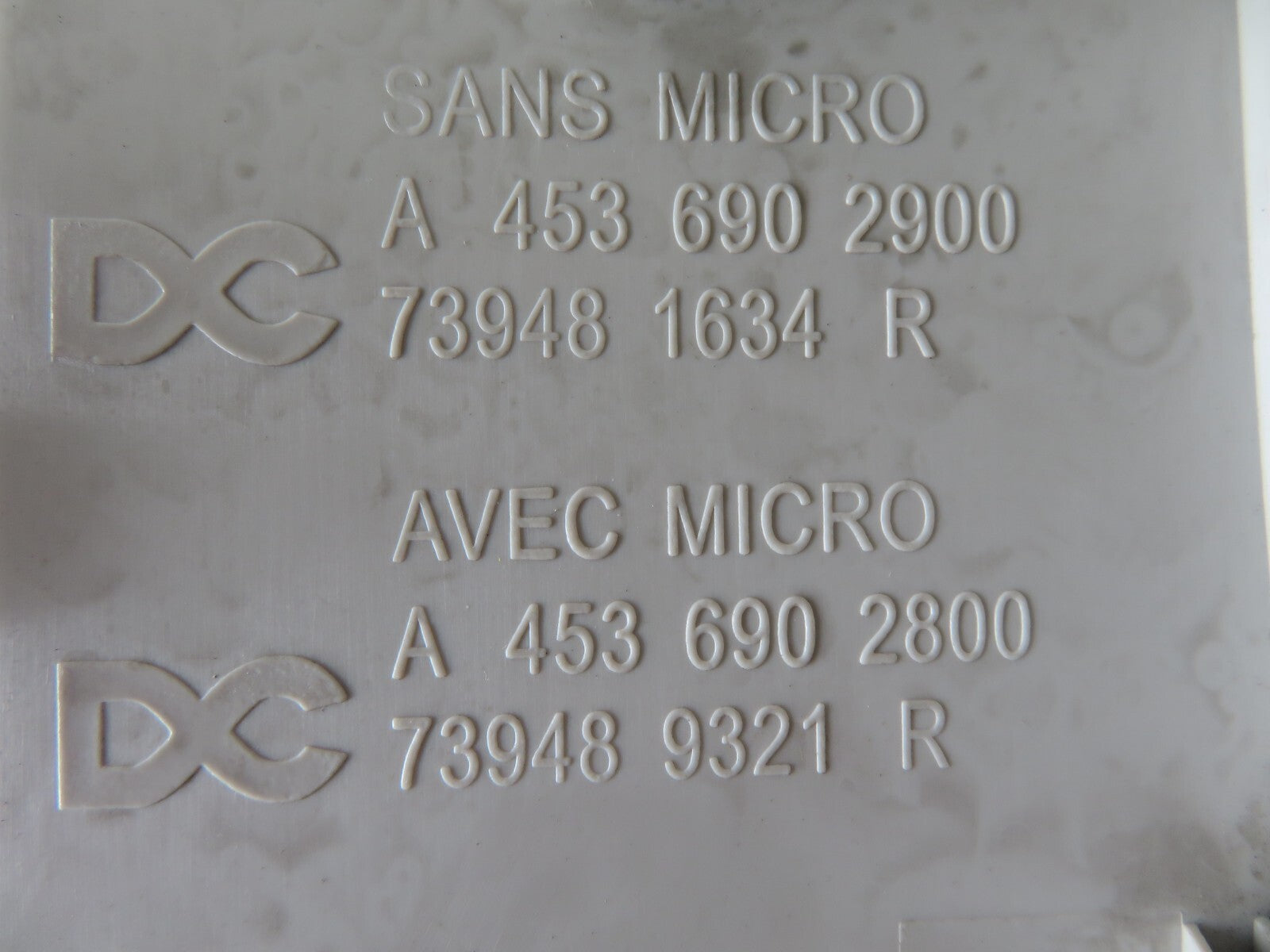 RENAULT TWINGO INTERIOR ROOF LIGHT SURROUND TRIM WITH SENSOR 2014-2017 AMS1558