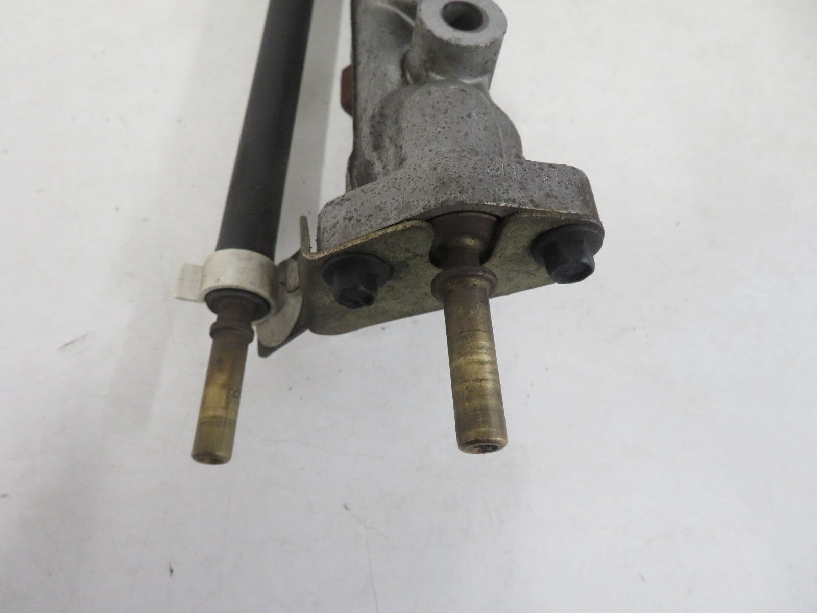 FORD FIESTA FUEL RAIL WITH INJECTORS MF-9H487 1997-2002 1350-3