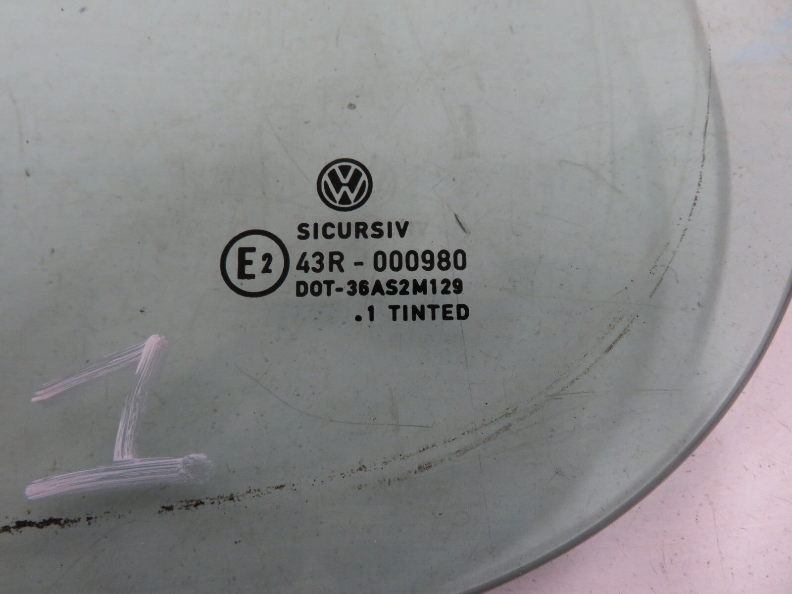 VOLKSWAGEN VW GOLF MK4 HATCHBACK NSR QUARTER GLASS 1998-2004 MIX1456-1