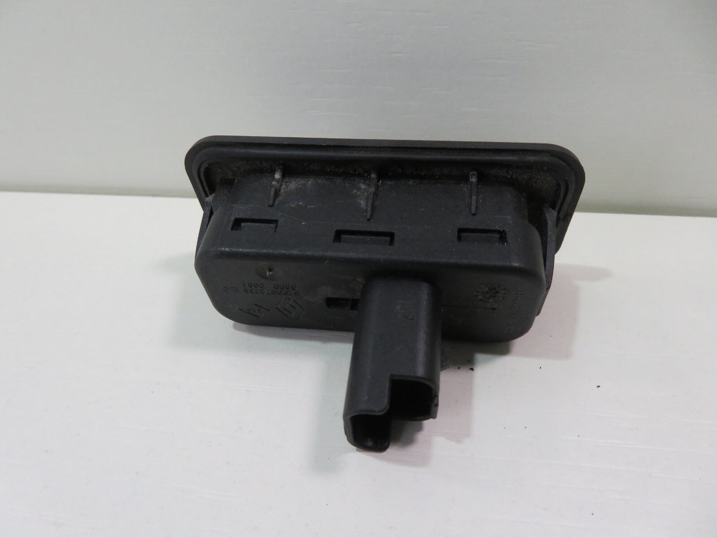 RENAULT SCENIC TAILGATE BOOT RELEASE SWITCH 8200078256 2003-2009 1559-15